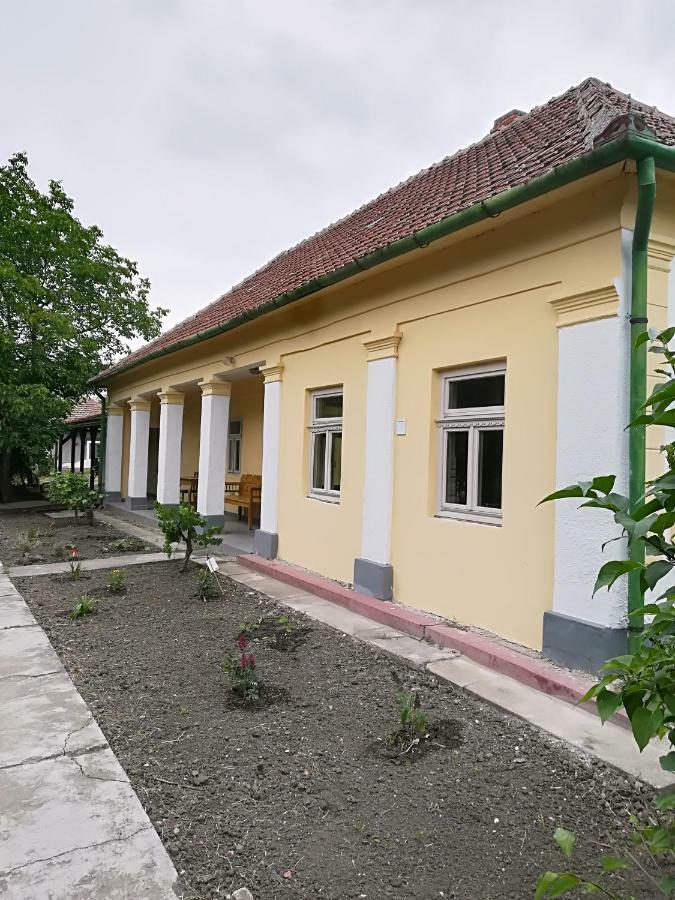 Favorite Vendégház Poroszló Exterior foto