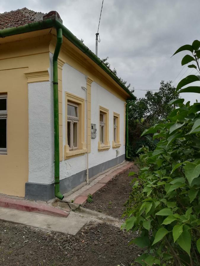 Favorite Vendégház Poroszló Exterior foto